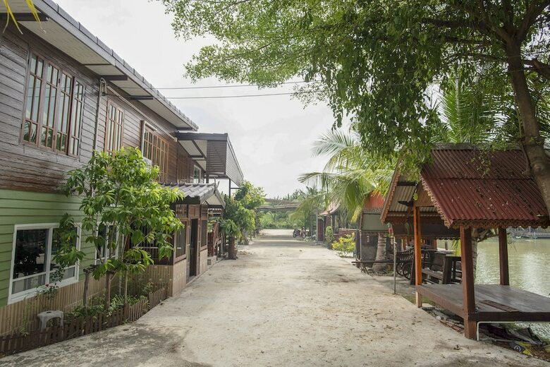 Hotel Oyo 402 Raknatee Resort