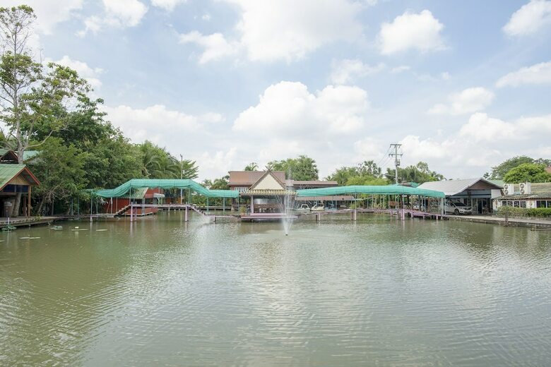 Hotel Oyo 402 Raknatee Resort
