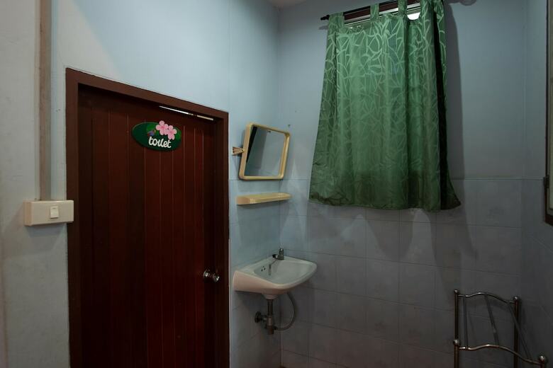 Hotel Oyo 402 Raknatee Resort