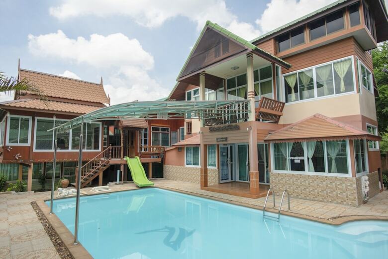 Hotel Oyo 402 Raknatee Resort