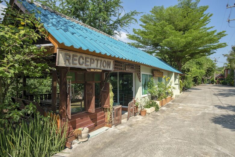 Hotel Oyo 402 Raknatee Resort