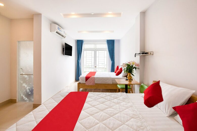 Oyo 471 White 1 Hotel