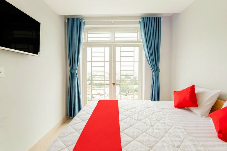 Oyo 471 White 1 Hotel