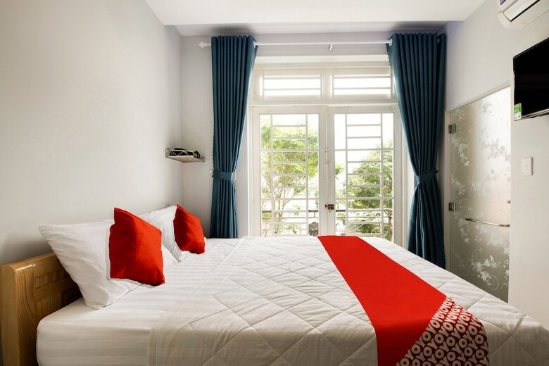 Oyo 471 White 1 Hotel