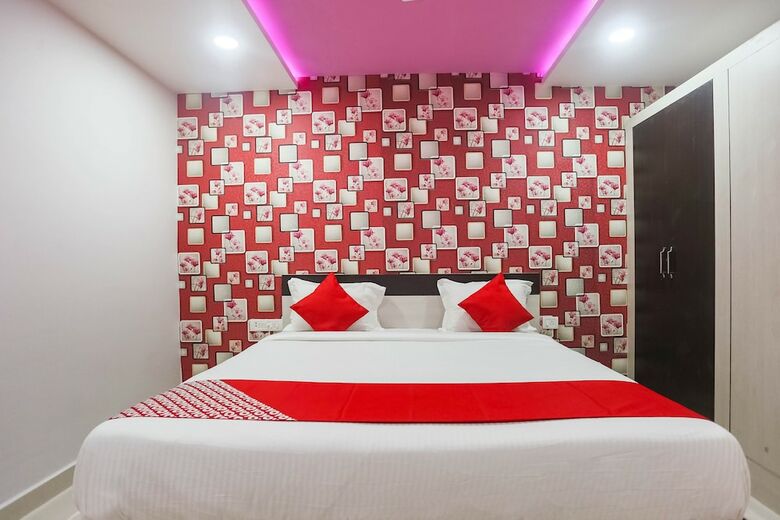 Apartamentos Oyo 47488 Hotel Keshmin