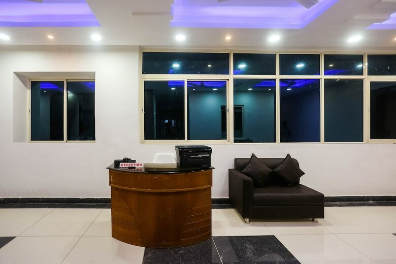 Apartamentos Oyo 47488 Hotel Keshmin