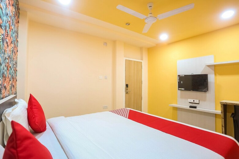 Apartamentos Oyo 47488 Hotel Keshmin