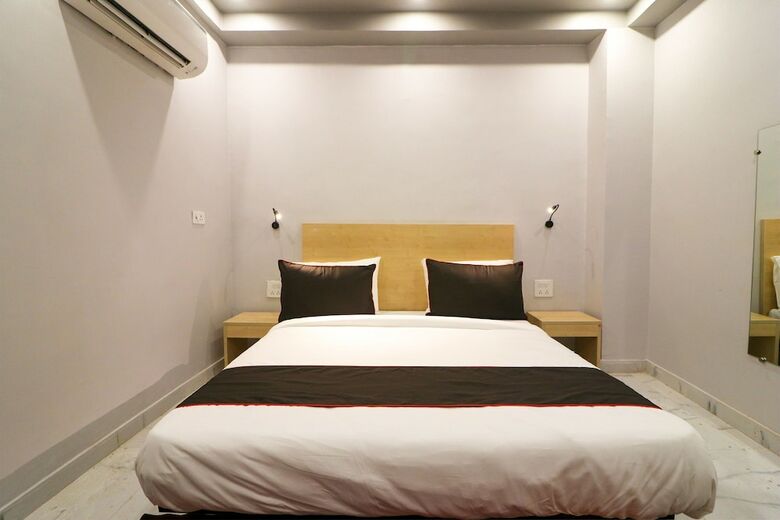 Hotel Collection O 42618 Sector 31 Rohini