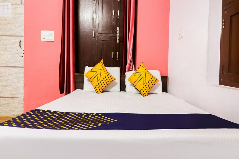 Spot On 62209 Yash Hotel