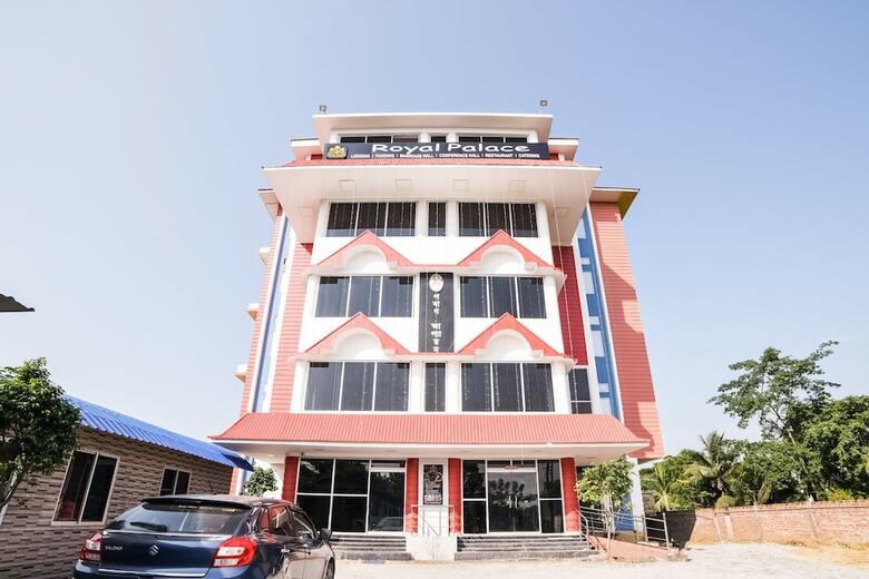 Hotel Oyo 49308 Royal Palace