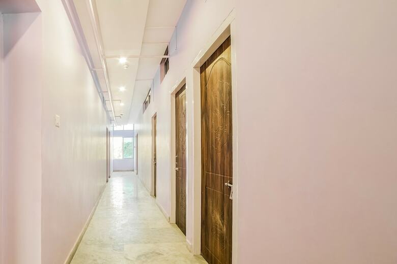 Hotel Oyo 49308 Royal Palace