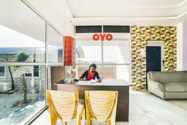 Hotel Oyo 49308 Royal Palace