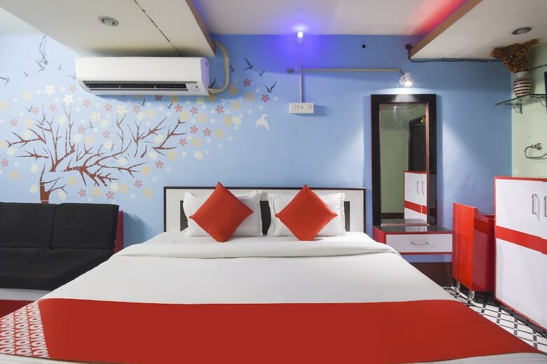 Oyo 60767 Dolphin Hotel