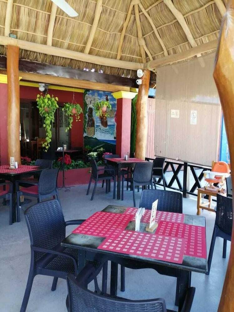 El Cihualteco Hotel Restaurante Bar