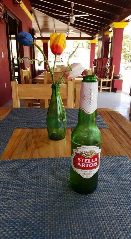 El Cihualteco Hotel Restaurante Bar