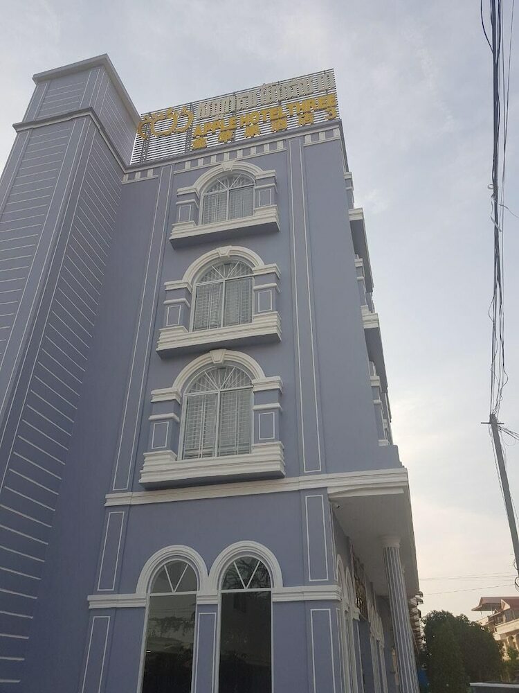 Apple Hotel Three