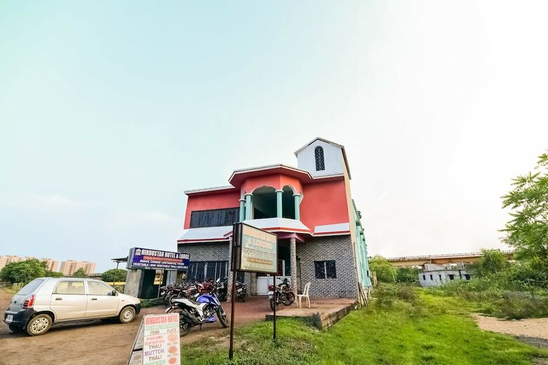 Spot On 60927 Hindustan Hotel & Lodging