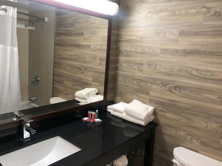 Hotel Ramada By Wyndham Lindsay