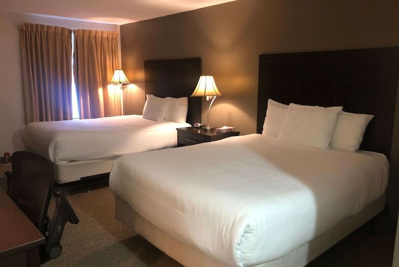 Hotel Ramada By Wyndham Lindsay