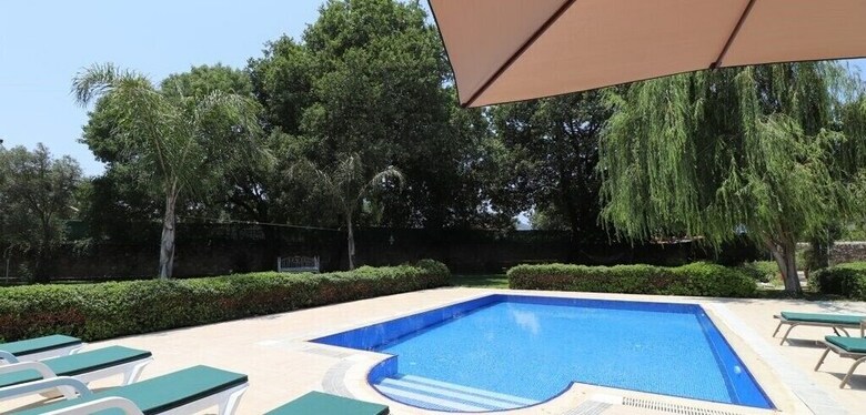 Villa Bln1 By Joylettings
