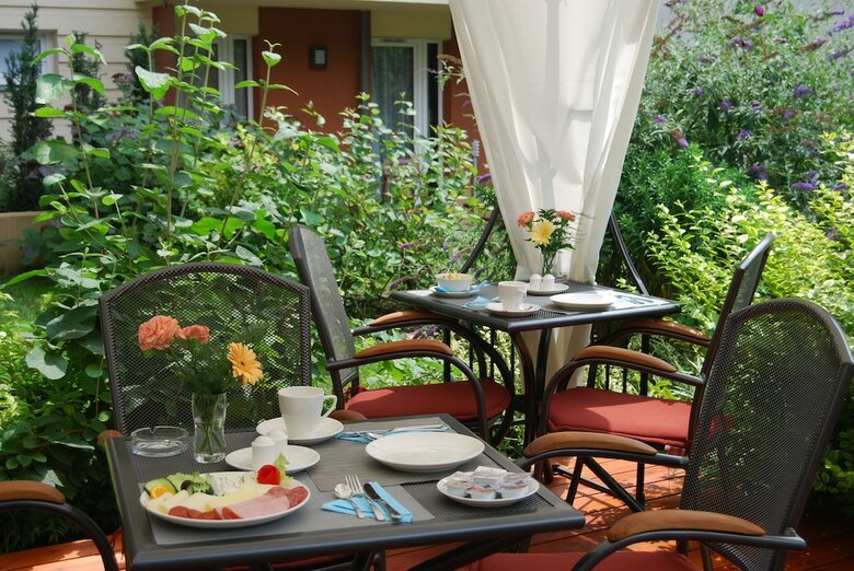 Escala Hotel & Suites