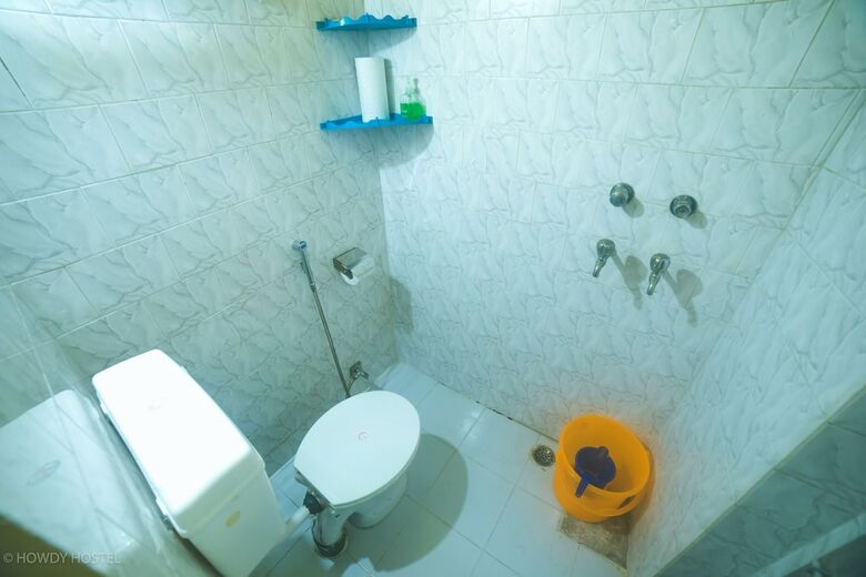 Hostal On The Ghat By Howdy Hostels