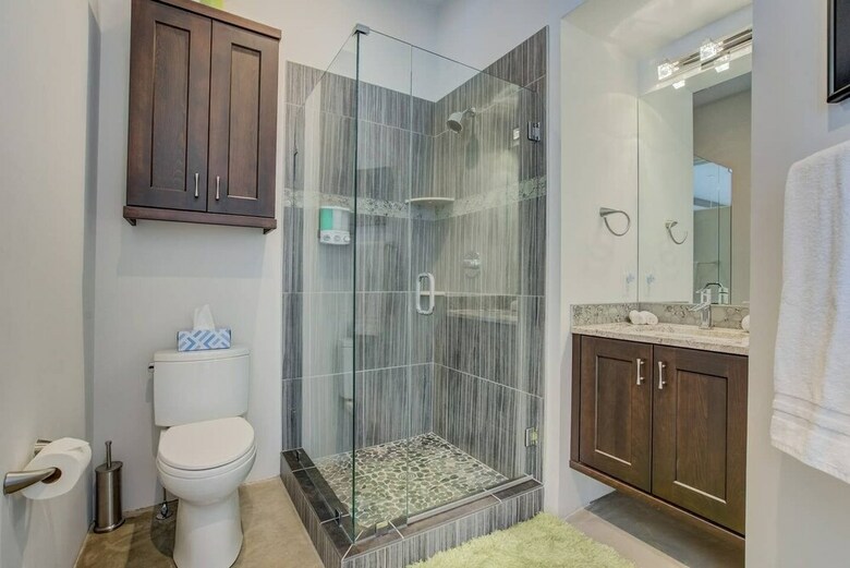 3br Modern Marveldowntown Customprivate Balcony