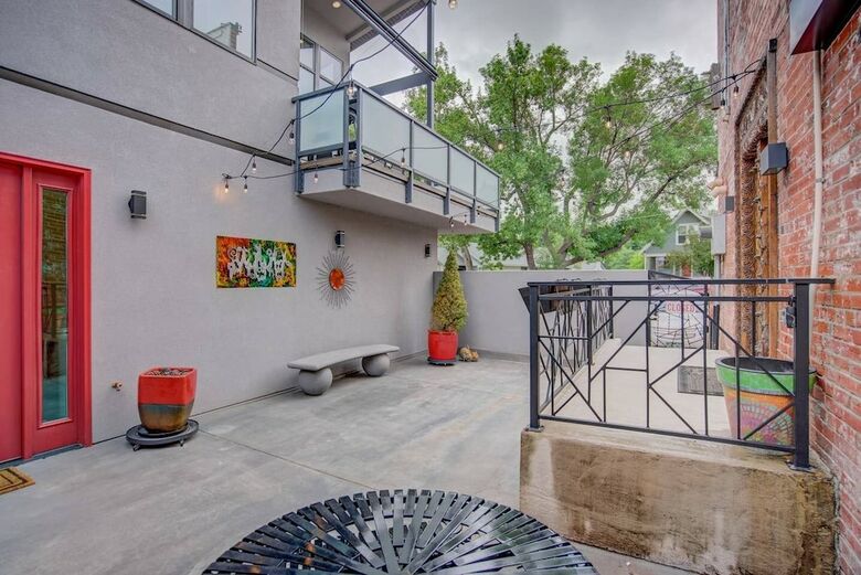 3br Modern Marveldowntown Customprivate Balcony