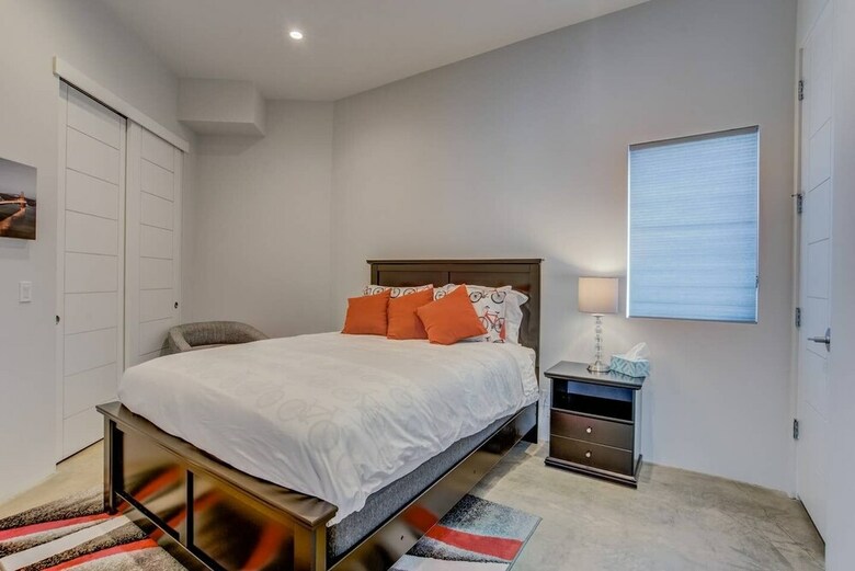 3br Modern Marveldowntown Customprivate Balcony