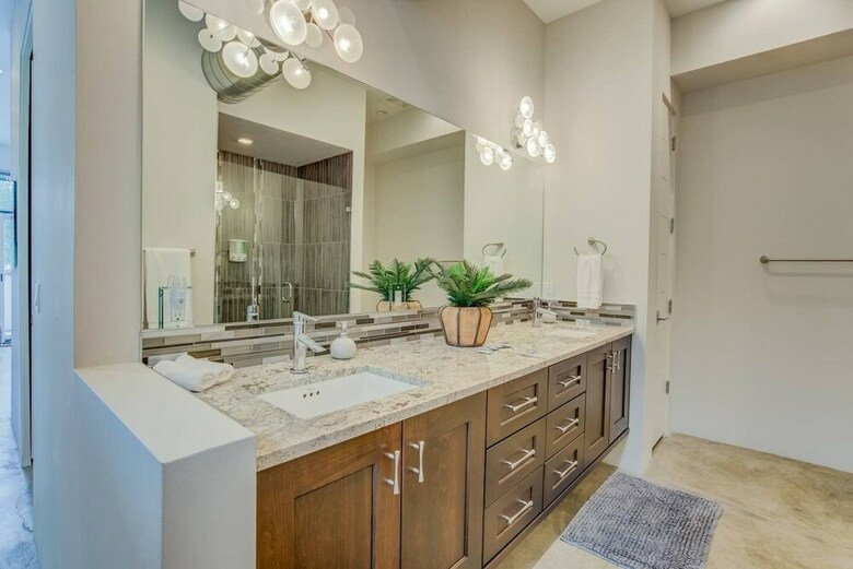 3br Modern Marveldowntown Customprivate Balcony