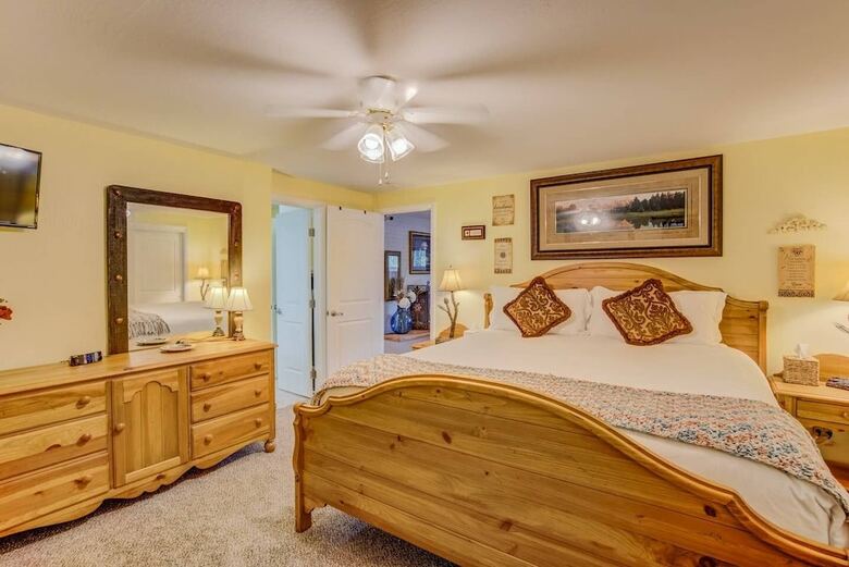 Garden-level Perfect Hot Tub Fire Pit & More!