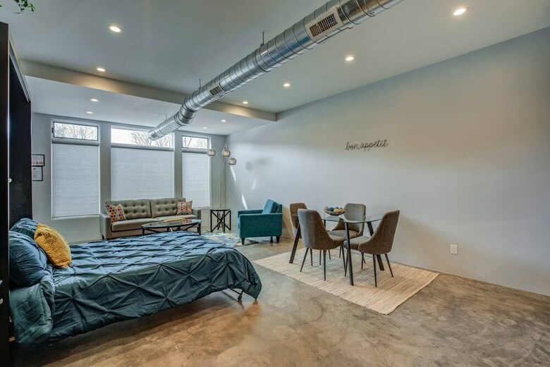 1bd Studio Downtown Close To Hiking W/ac!