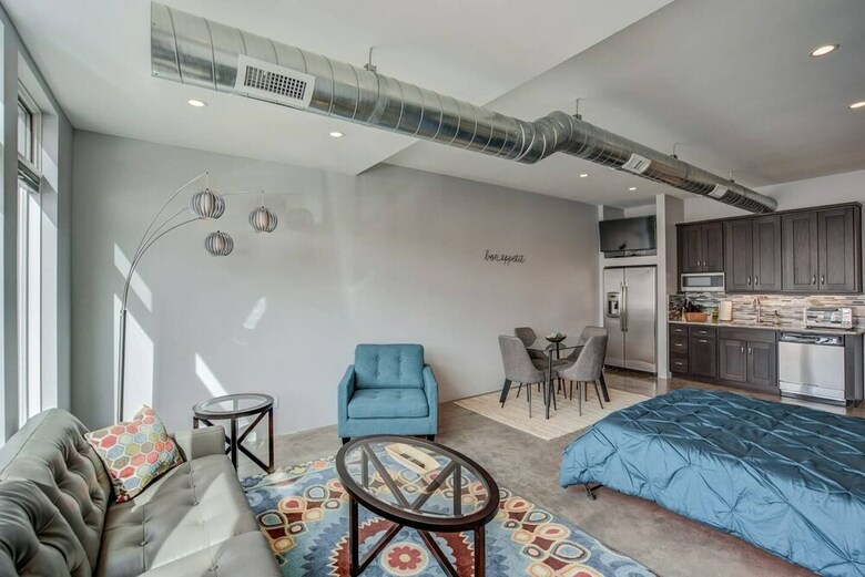 1bd Studio Downtown Close To Hiking W/ac!