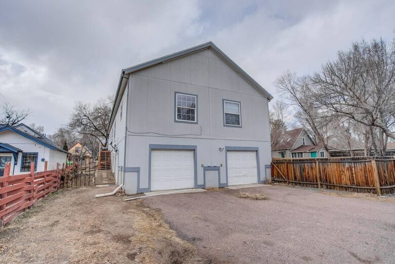 Pet-friendly 4 Br Family Stay Near Downtown
