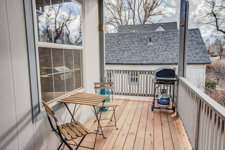 Pet-friendly 4 Br Family Stay Near Downtown
