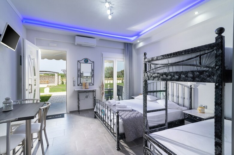 A Ponte Studios And Apartments