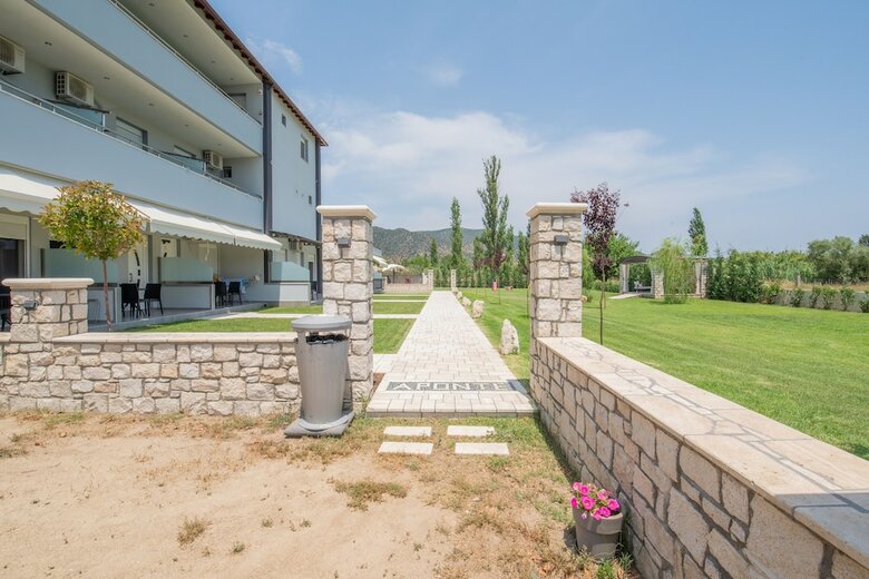 A Ponte Studios And Apartments
