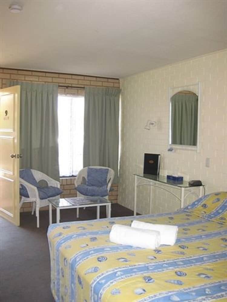 Hotel Twin Pines Motel