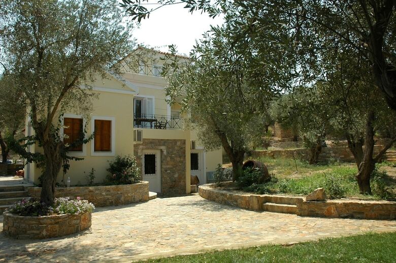 Hotel Gera's Olive Grove