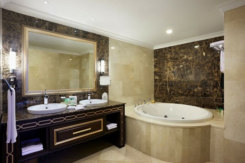 Crowne Plaza Hotel Istanbul - Asia