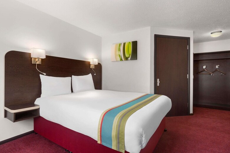 Hotel Ramada By Wyndham South Mimms M25