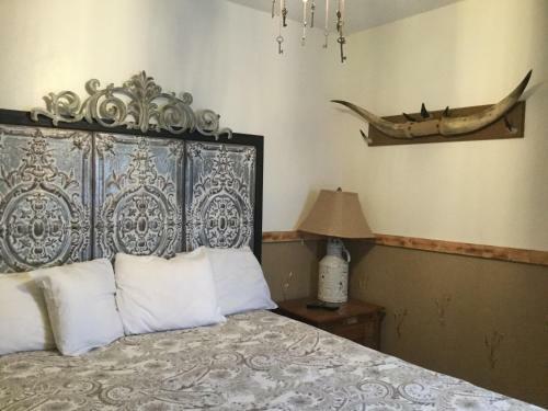 Black Bear Motel