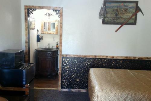 Black Bear Motel
