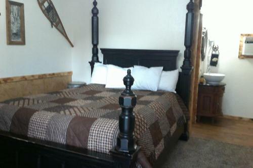 Black Bear Motel