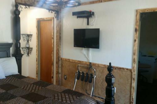Black Bear Motel