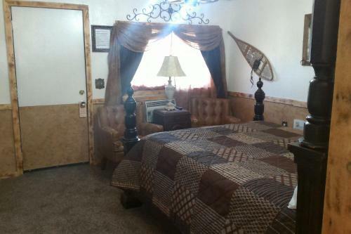Black Bear Motel