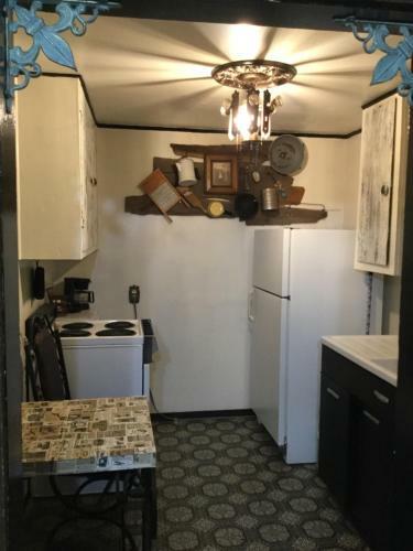 Black Bear Motel