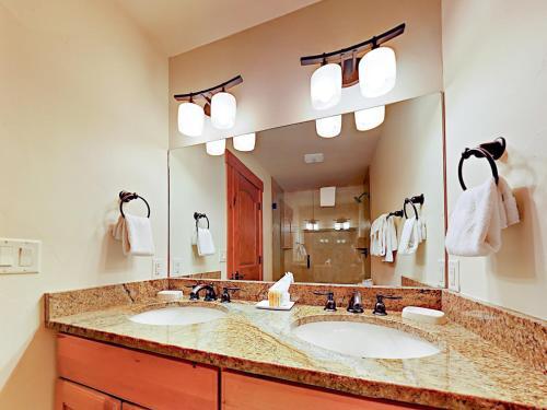 Apartamento Snow Flower Condominium Unit 212
