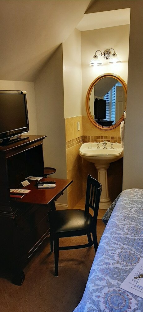 Bed & Breakfast The Summit Debary Inn