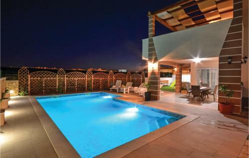 Beautiful Home In Solin With Wifi And 6 Bedrooms